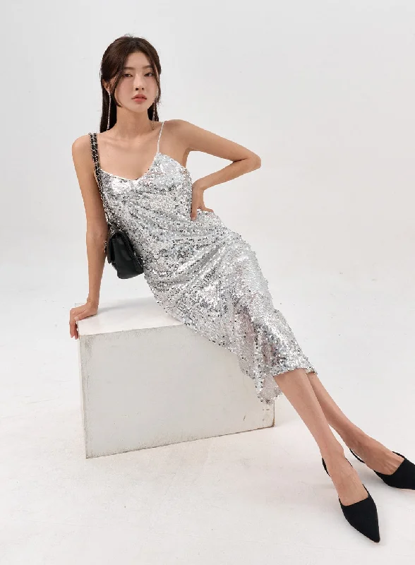 Empire Waist Women Dress to Accentuate the Bust and Conceal the WaistMetallic Slip Dress IO310