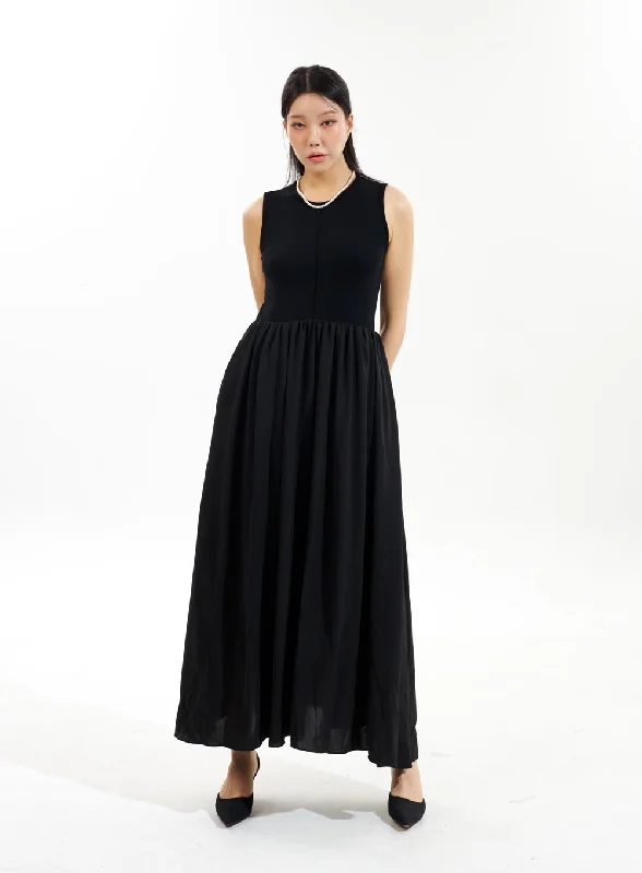 Halter Neck Women Dress to Show Off the Shoulders and NecklineSleeveless Maxi Dress IU312