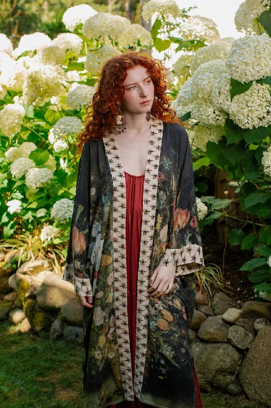 ribbed women cardigan with a classic textureI Dream In Flowers Bamboo Duster Kimono Robe with Bees